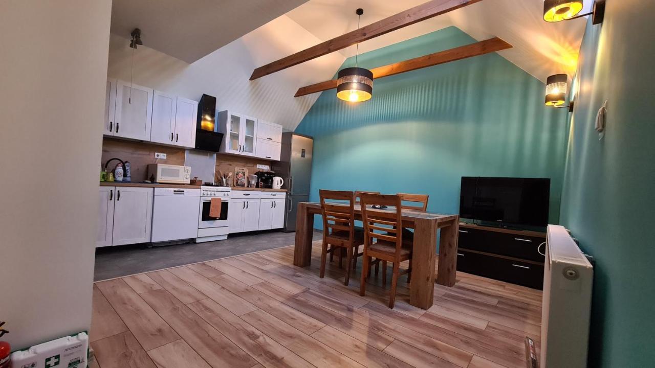 W20 Hostel Goledzinow ภายนอก รูปภาพ